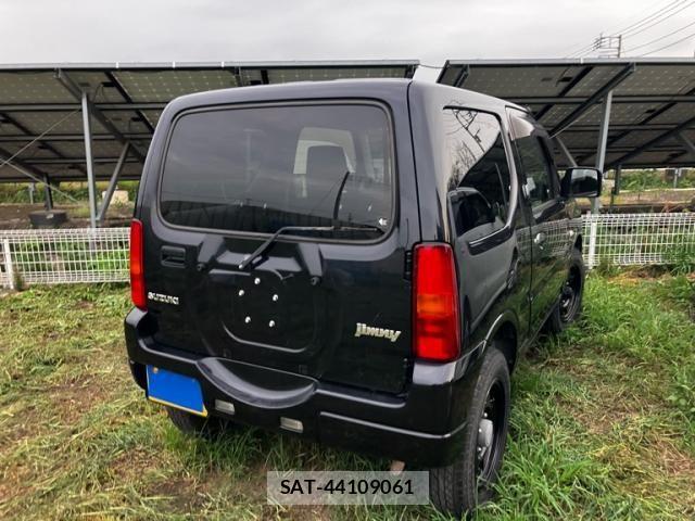 Suzuki JIMNY 2014-04 8245540-4