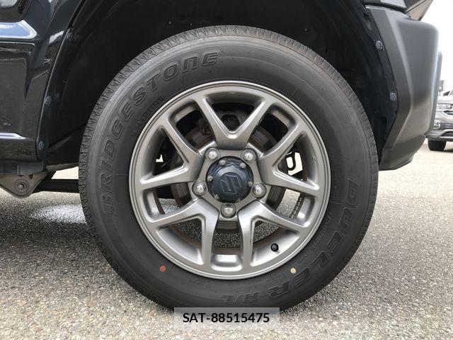 Suzuki JIMNY 2022-03 8245526-27