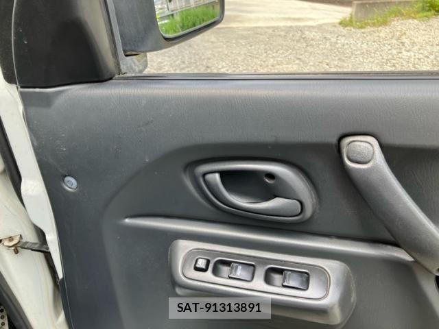 Suzuki JIMNY 2004-06 8314964-19