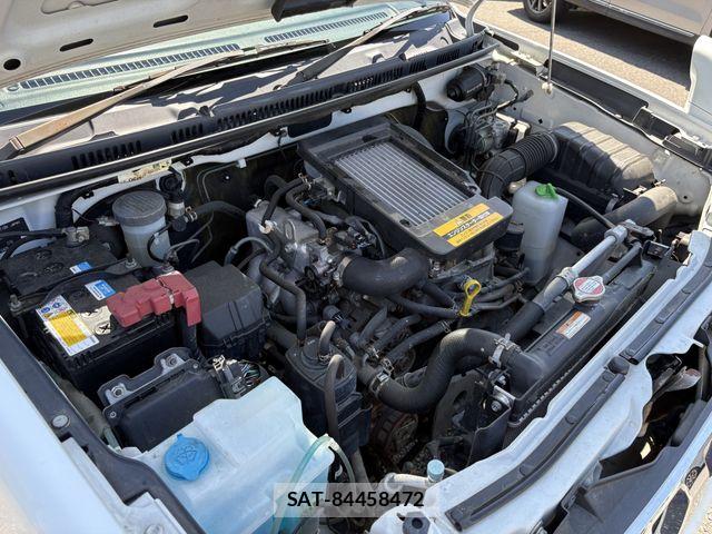 Suzuki JIMNY 2013-01 8354757-12