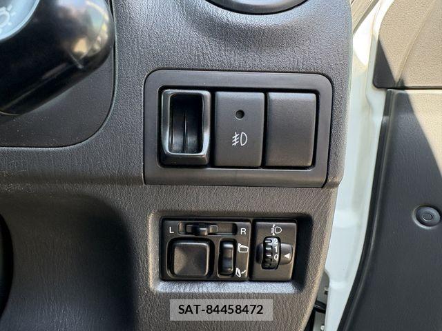 Suzuki JIMNY 2013-01 8354757-13