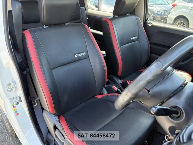 Suzuki JIMNY 2013-01 8354757-23