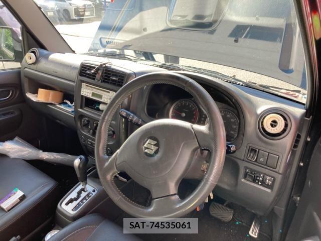 Suzuki JIMNY 2011-06 8354760-19