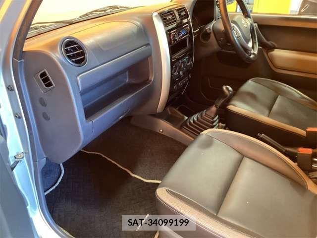Suzuki JIMNY 2016-05 8366484-11
