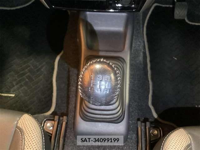 Suzuki JIMNY 2016-05 8366484-2