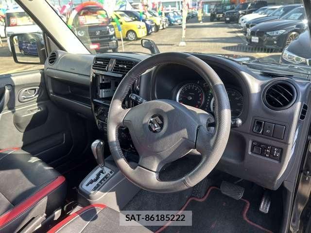 Suzuki JIMNY 2012-06 8366487-10