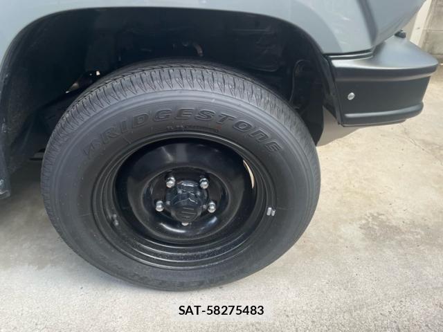 Suzuki JIMNY 2025-04 8366457-11