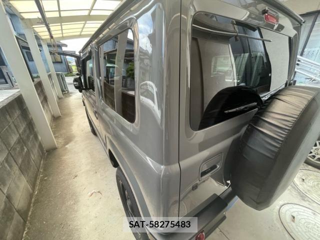 Suzuki JIMNY 2025-04 8366457-3