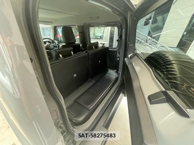 Suzuki JIMNY 2025-04 8366457-6