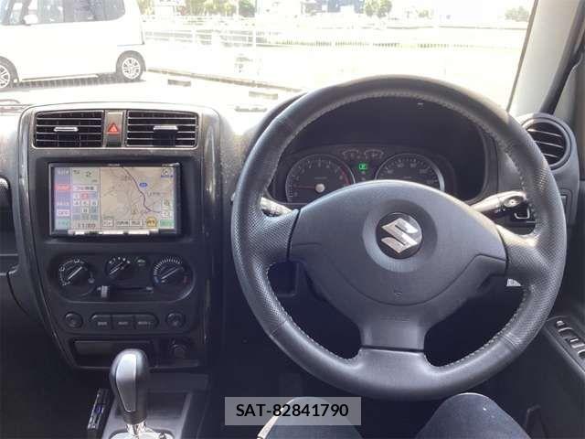 Suzuki JIMNY 2010-11 8366489-1