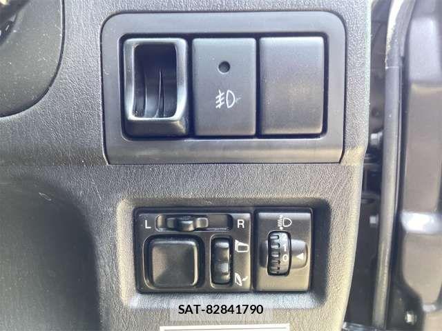 Suzuki JIMNY 2010-11 8366489-3