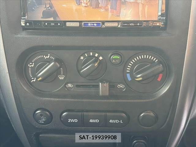 Suzuki JIMNY 2013-09 8366488-24