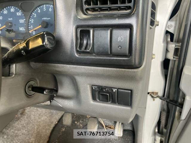 Suzuki JIMNY 1999-06 8366497-16