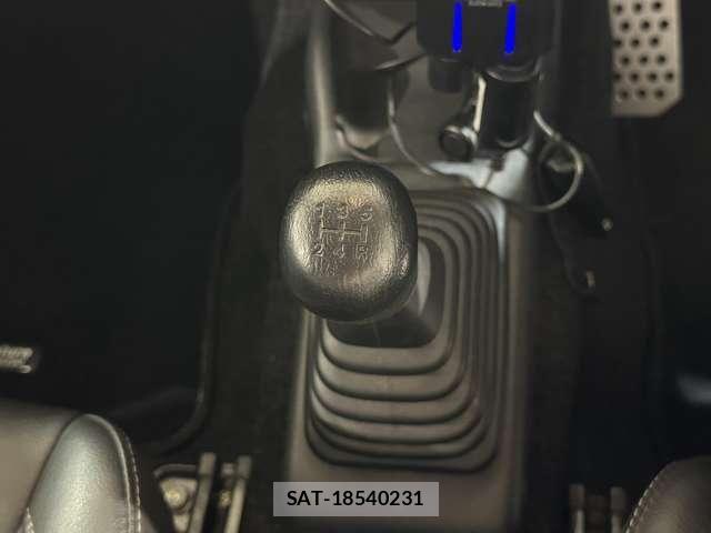 Suzuki JIMNY 2011-09 8366485-15