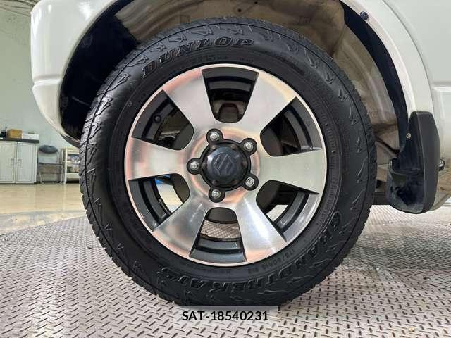 Suzuki JIMNY 2011-09 8366485-29