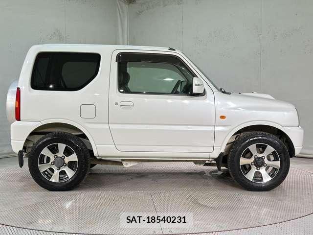 Suzuki JIMNY 2011-09 8366485-3