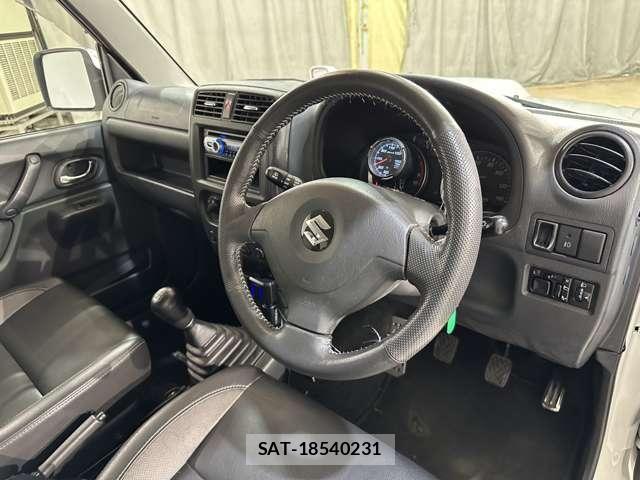 Suzuki JIMNY 2011-09 8366485-8