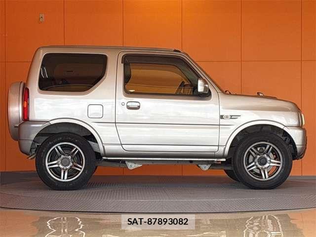 Suzuki JIMNY 2018-02 8366471-11