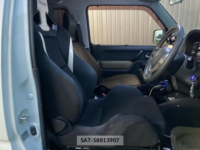 Suzuki JIMNY 2015-06 8366482-11