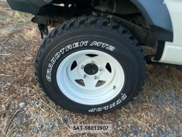 Suzuki JIMNY 2015-06 8366482-4