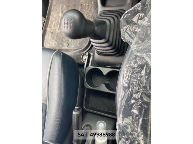 Suzuki JIMNY 2007-10 8366494-23