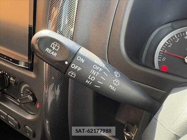 Suzuki JIMNY 2012-05 8371758-24