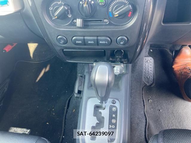 Suzuki JIMNY 2011-09 8413031-15