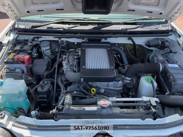 Suzuki JIMNY 2017-02 8562271-17