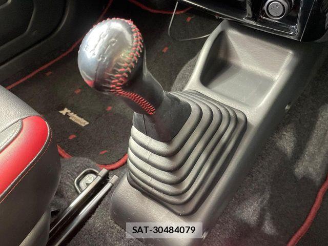 Suzuki JIMNY 2014-05 8562272-3