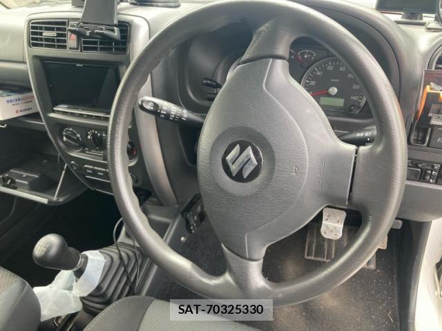 Suzuki JIMNY 2013-04 8659667-19