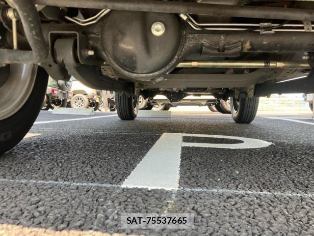 Suzuki JIMNY 2023-11 8659644-4