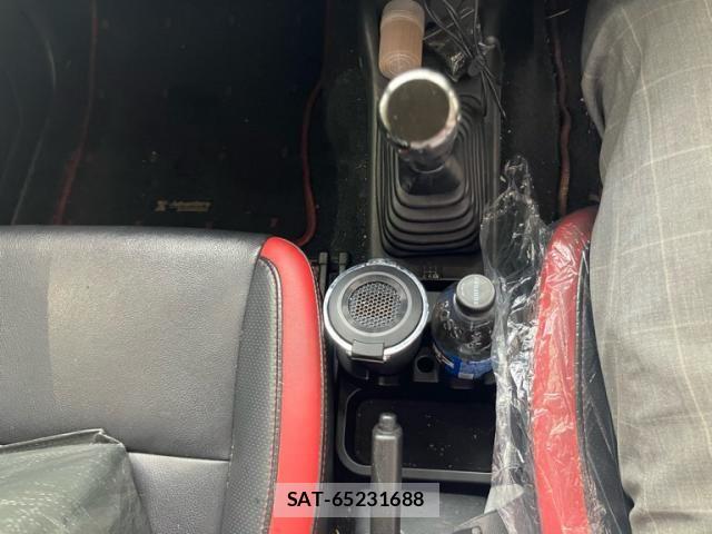 Suzuki JIMNY 2014-08 8659668-21