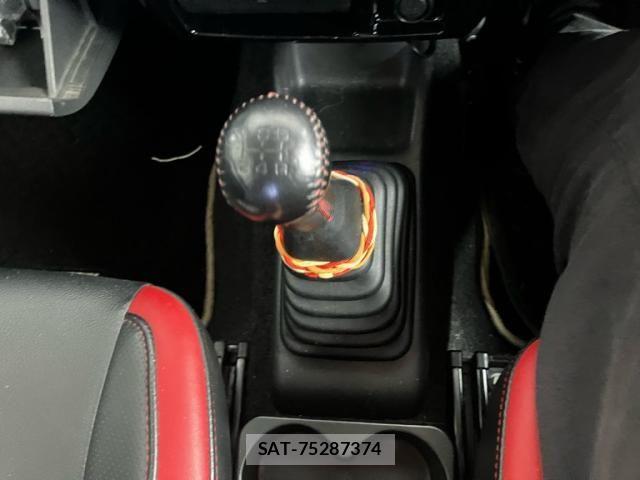 Suzuki JIMNY 2012-07 8666318-17