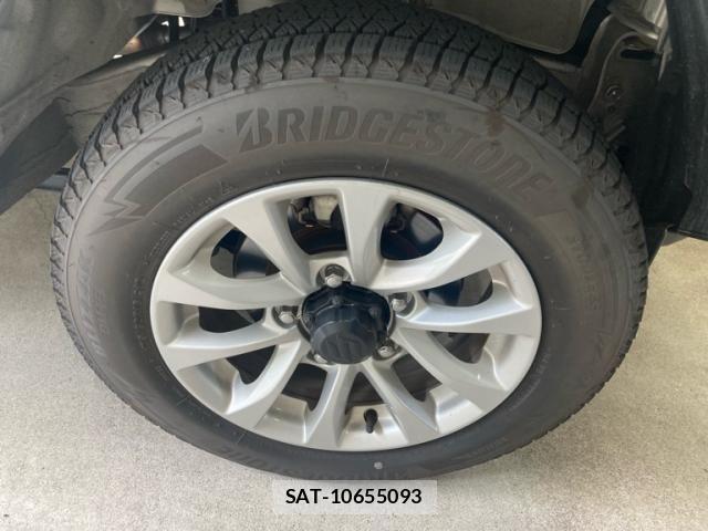 Suzuki JIMNY 2023-05 8659659-5