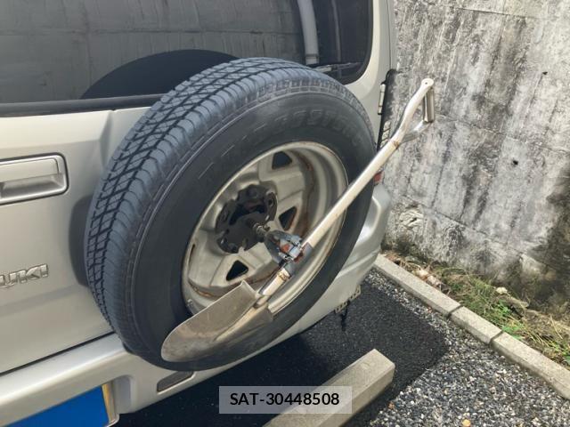 Suzuki JIMNY 2007-10 8659675-11