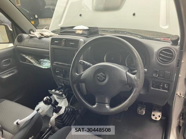Suzuki JIMNY 2007-10 8659675-14