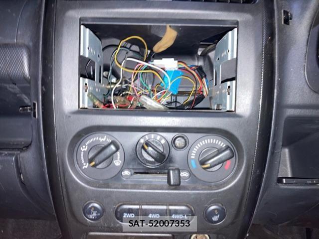 Suzuki JIMNY 2011-12 8666317-12