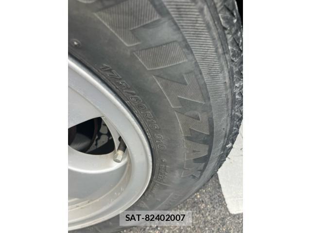 Suzuki JIMNY 2004-03 8659676-9