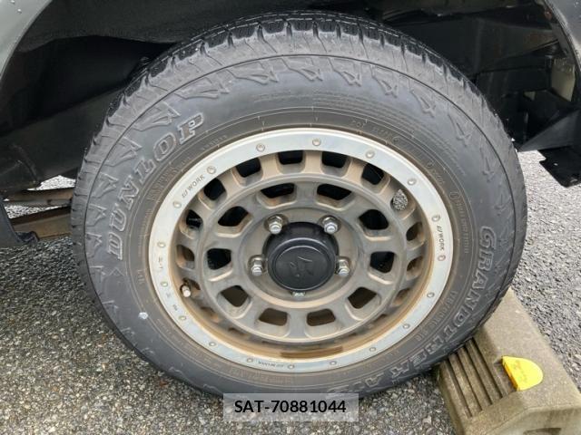 Suzuki JIMNY 2016-04 8743008-11