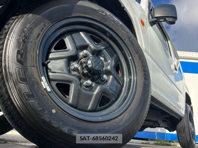 Suzuki JIMNY 2023-03 8780684-13
