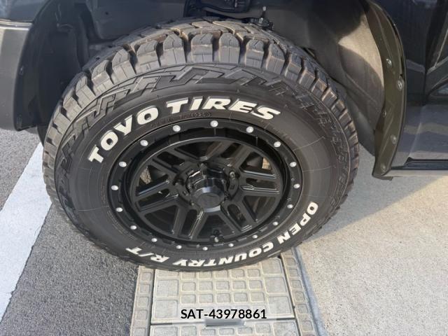 Suzuki JIMNY 2025-10 8780682-3