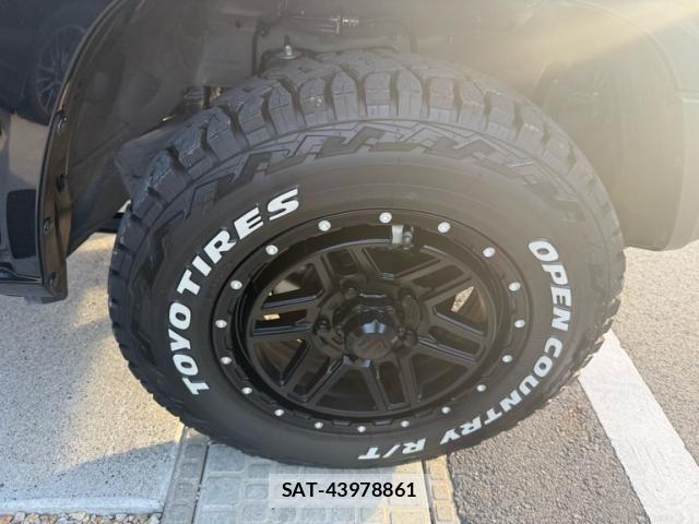 Suzuki JIMNY 2025-10 8780682-4