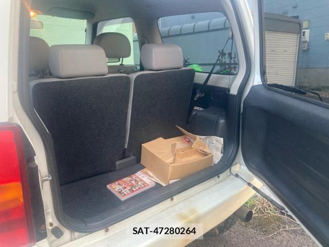 Suzuki JIMNY 2010-01 8780696-17
