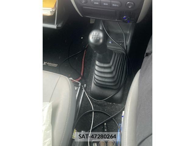 Suzuki JIMNY 2010-01 8780696-21