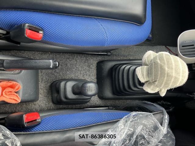 Suzuki JIMNY 2002-05 8780698-12