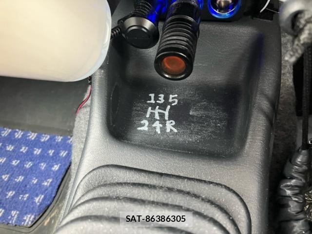 Suzuki JIMNY 2002-05 8780698-14