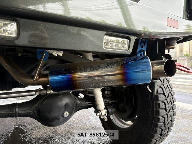 Suzuki JIMNY 2018-01 8829654-19