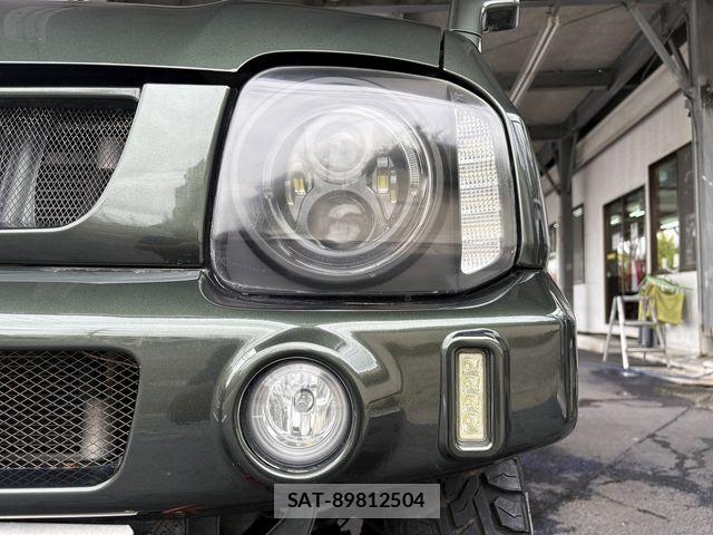 Suzuki JIMNY 2018-01 8829654-21