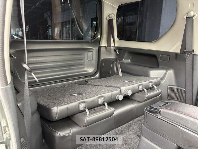 Suzuki JIMNY 2018-01 8829654-25