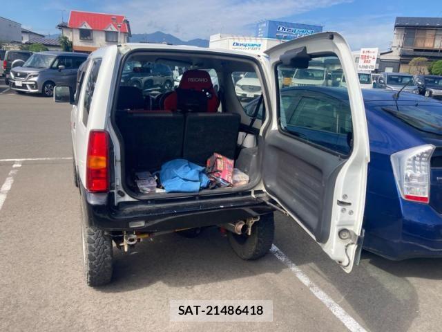 Suzuki JIMNY 2011-11 8829660-9